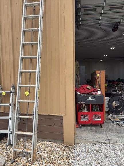 Louisville Aluminum Extension Ladder, 24’, good steps and rails,