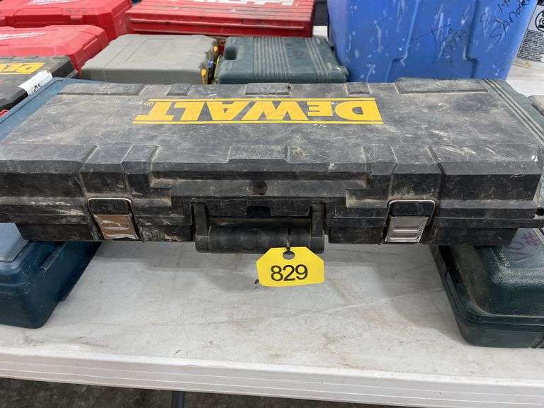 Dewalt Corded Reciprocating Saw, Model DW303M, 120V 9A, Case, Works As It Should