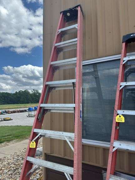 Werner Fiber Glass Step Ladder, 10’ Good Condition