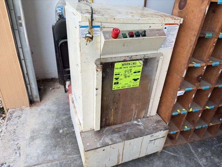 Harbor 5G-HD Paint Mixer, runs and operates as it should, 110 volt