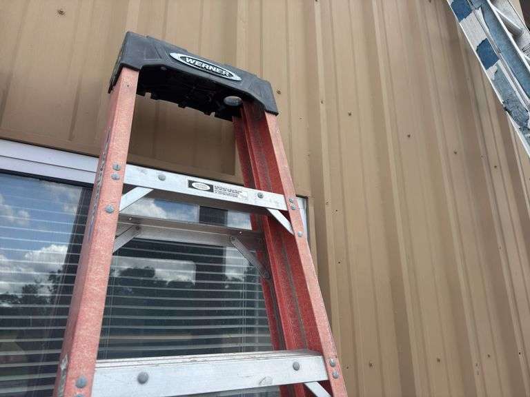 Werner FiberGlass Step Ladder, 8’