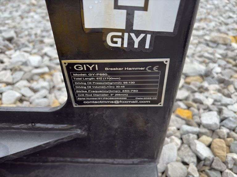 Unused MMS GIYI Skid Steer Hydraulic Breaker, Model GY-P680, with Tool Box, tank included
