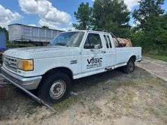 (TITLE) 1989 Ford F-250,Extended Cab, 460 V 8, NEEDS Alternator, Batteries, (Stolen) 4 Speed Overdrive, 2 Wheel Drive, 500 Gallon Tank Inspect At 1603 School Street Hillsboro, Illinois