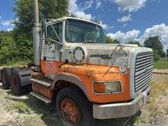 (TITLE) 1996 Ford L9000 Truck Tractor, Non Running, Has Ran but Needs Batteries, Cat 3176 Diesel Engine, Day Cab Truck Used Only As A Yard Truck, Air Slide 5 th Wheel, Air Ride Suspension On Rear Axel, 7 Speed Manual Transmission Inspect At 1603 School Street, Hillsboro Illinois