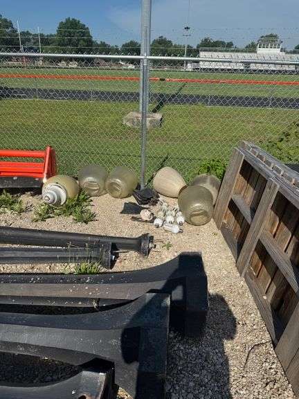 (1) Black Light post