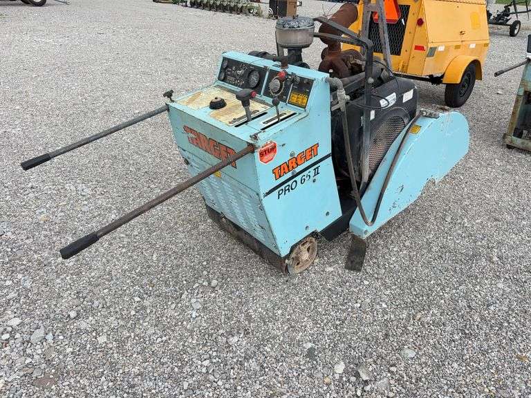 Target Pro 65II Concrete Saw, Starts and Runs, Self Propelled, 524 hrs on Wisconsin Gas Engine, Water Attachment