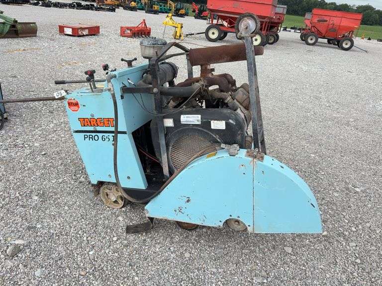 Target Pro 65II Concrete Saw, Starts and Runs, Self Propelled, 524 hrs on Wisconsin Gas Engine, Water Attachment