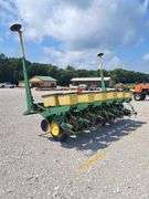 John Deere 7000 6-Row Planter, No-Till Coulters, Insecticide Boxes, Row Harrows, Good Boxes, Bean Cups, Corn Meters, Good Tires, Comes With JD Monitor in Unknown Condition.
