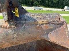 Balderson 68” wide 7 tooth Excavator Bucket, Came off a 330 Cat Trackhoe, has non shop welds, teeth are in good condition,