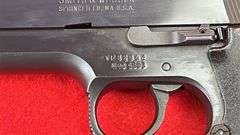 Smith & Wesson Model 4505 .45 Cal Pistol