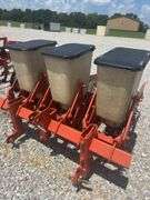 3 Point Allis Chalmers 3 Row Planter, Corn, Soybean, Milo And Sunflower Seed Plates.