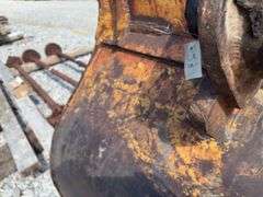 Balderson 68” wide 7 tooth Excavator Bucket, Came off a 330 Cat Trackhoe, has non shop welds, teeth are in good condition,