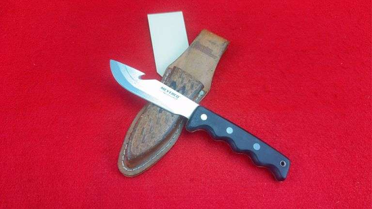 Meyerco 3.5" Fixed Blade With Gut Hook With Nonmatching Sheath