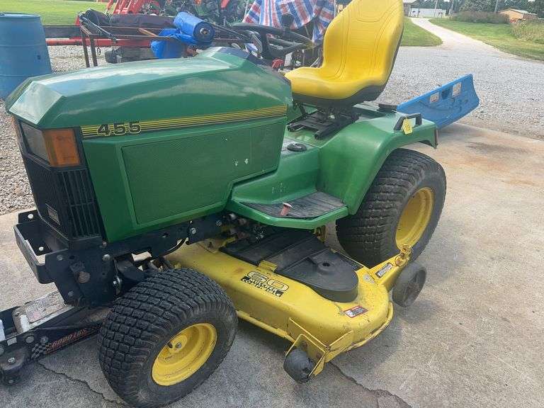 John Deere 455 Diesel Lawn Mower, 60” Mulcher Deck, Hydrostatic Drive Hydraulic Deck, Power Steering, Nice Seat, Liquid Cooled (3) Cylinder Diesel Engine, 22 HP, No Known Issues, Stars And Mows As It Should, New Deck Drive Belt. 966 Hrs On Working Meter
