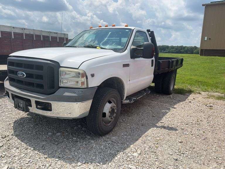 (TITLE) 2006 F-350 XL, 126,672 Mi, V-10 Gas Engine, Starts But Needs A Tuneup (Rough Running), 4 WD, Flat Bed, Power Windows/Locks,