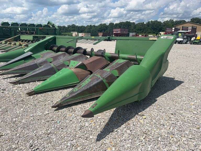 John Deere 643 Corn Head, (6) 30” Rows, Poly Outside Row Dividers, Shelled Corn In 2024 Season, Consignor Rented His Farm