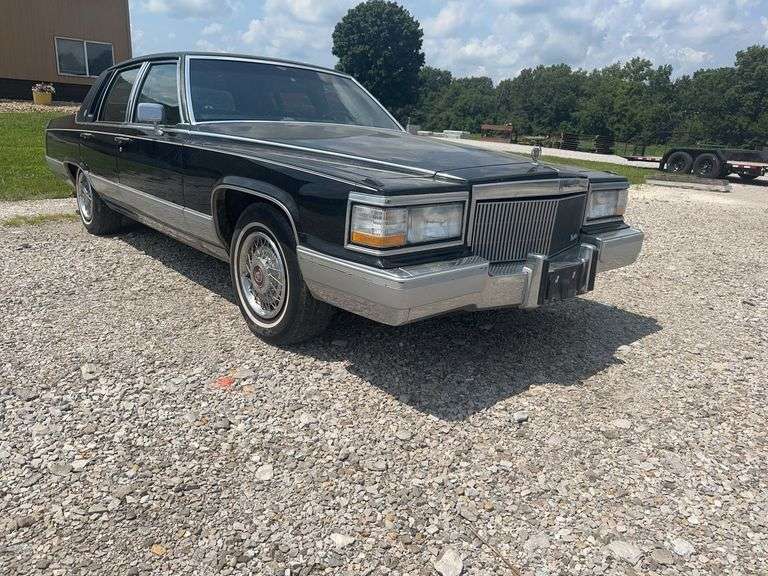 (TITLE) 1992 Cadillac Brougham Sedan, 98,XXX Mi, 4 Door, Driven In To The Auction Yard From Litchfield. Title In Hand, Selling For An Estate