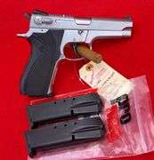 Smith & Wesson Model 5906