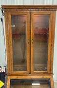 2 Door Glass Front Oak 10 Gun Locking Gun Cabinet (No Shipping On This Item))
