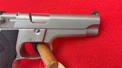 Smith & Wesson Model 5906