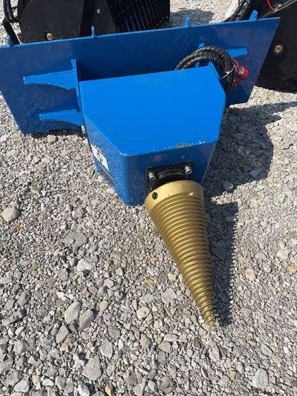 Unused GIYI Skid Steer Log Splitter, 43” Working Length,