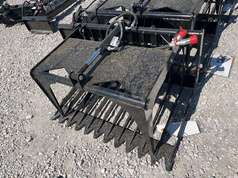 Unused GIYI Mini Skid Steer Hollow Wood Grabber, Model GY-HWG44, Working Width 44”, 10-22Mpa Working Pressure