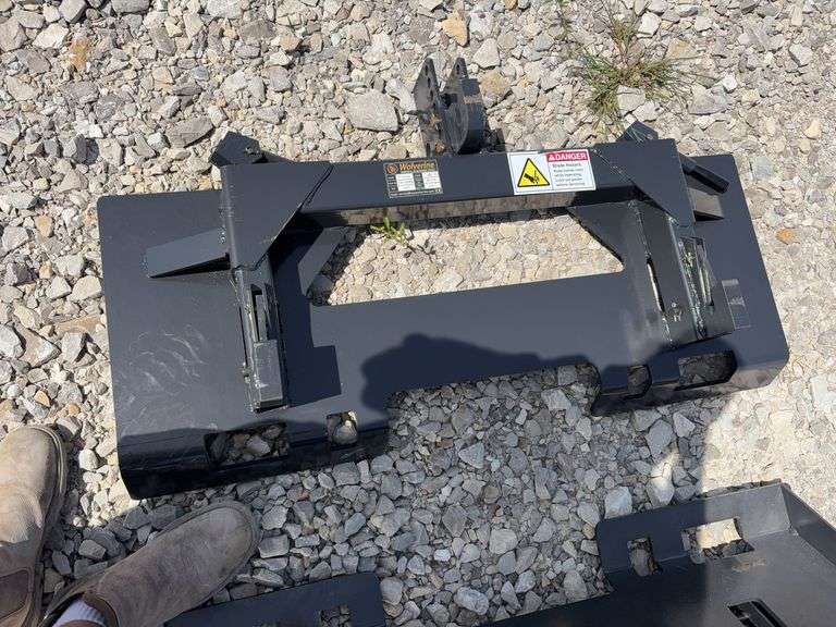 Unused Wuxi Wolverine Quick Attach Category 1 Skid Steer Plate, 20 to 45 hp Tractor, Model PT-16-01C,
