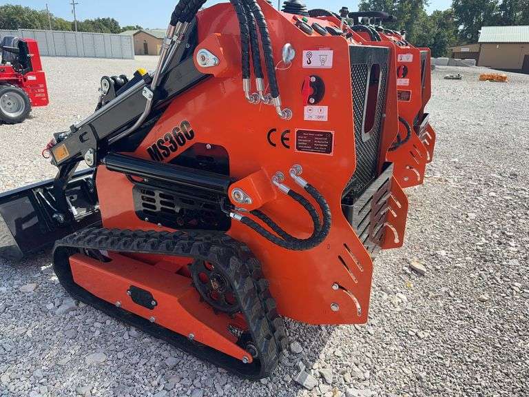 Unused MMS MS36C stand on Mini Skidsteer, 6” Rubber Tracks, 38” Material Bucket