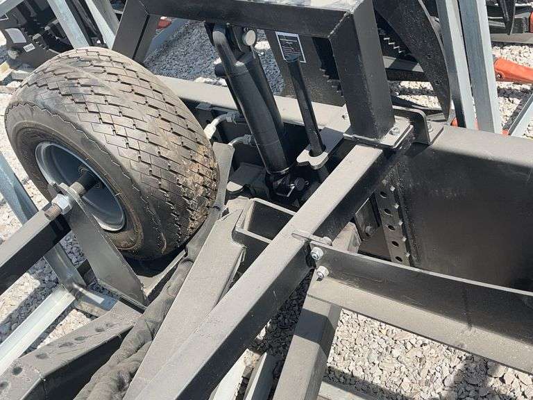 Unused Hanbase Hydraulic Angle Land/Road Leveler With Scarifier Blade, 71” Wide, Each Side Lifts Independently, New Item