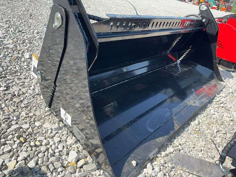 Unused GIYI 4 In 1 Skid Steer Bucket, 72” Working Width, 660# Capacity, GY-KH72