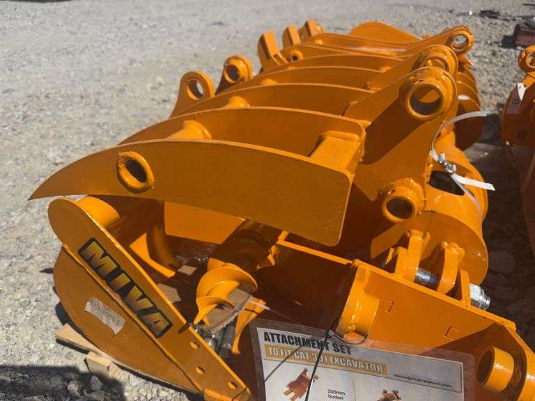 Cat 301 Excavator Attachment Set, Trench Digging Bucket, Rake, Grabber,  Auger And Drill Rod. (2) Ditching Buckets, 25mm Pin Holes