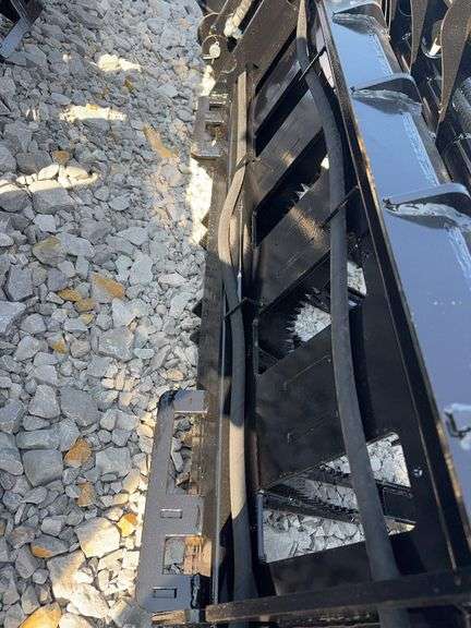 Unused GIYI Skid Steer Curved Log Grabber, 45” Maximum Opening, 72” Width, 8 Teeth