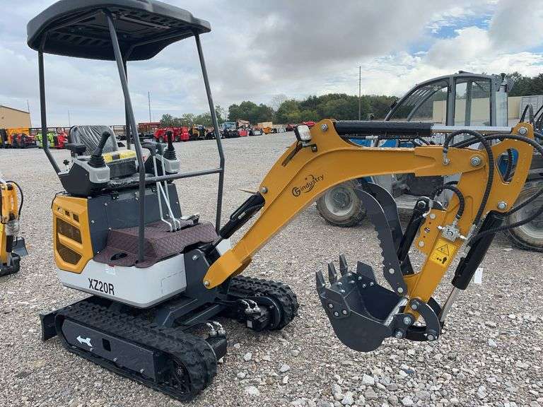Unused AGT XZ20R Mini Excavator, 16” Bucket With Replaceable Teeth, Hydraulic Thumb, Weighs 2160 lbs, Pilot Controls, Power Shut Off, Gas Engine Unknown HP, Light On Boom, Canopy, 43” Push Blade, 7” Rubber Tracks
