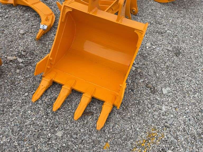 Cat 305 24“ Digging Bucket, 4 teeth,