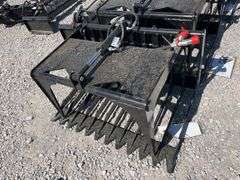 Unused GIYI Mini Skid Steer Hollow Wood Grabber, Model GY-HWG44, Working Width 44”, 10-22Mpa Working Pressure