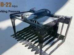 Unused GIYI Mini Skid Steer Hollow Wood Grabber, Model GY-HWG44, Working Width 44”, 10-22Mpa Working Pressure