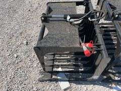 Unused GIYI Mini Skid Steer Hollow Wood Grabber, Model GY-HWG44, Working Width 44”, 10-22Mpa Working Pressure