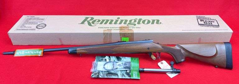 Remington 700 CDL Classic Deluxe 30-06 Rifle