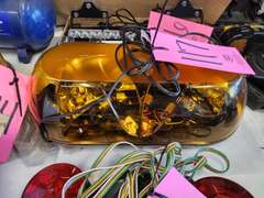 Believe to be NEW Whelen 12v revolving light (magnetic base)