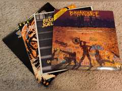 4 vinyl records (see pics for artists)