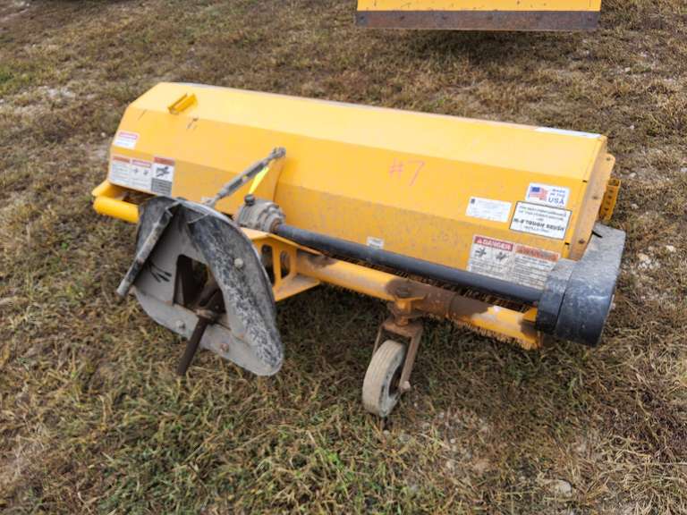 MB Co. Tough Brush (fits the toro polar tracs) -- condition unknown