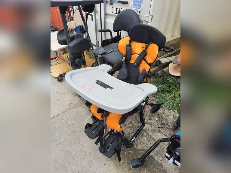 Lecky Mygo Seating system with tray