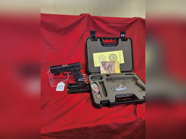 Taurus Mod: PT24/7 G2, 9mm pistol, Ser#: TEP97894, 4.5" brl, 2 mags, laser, box, back straps, book, 98% (appears to be new)