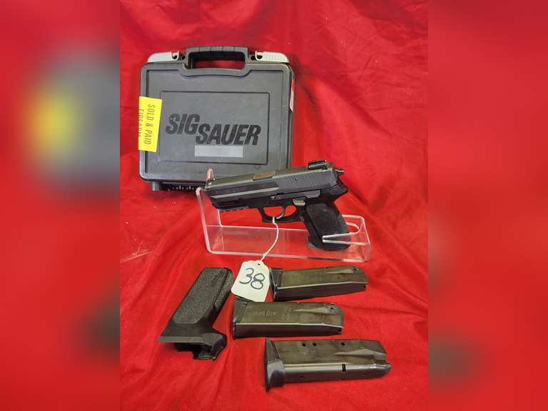 Sig Sauer Mod: SP2022, 40S&W pistol, Ser#: 24B053006, 3" brl, 3 mags, box, book, 96%