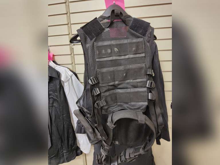 Tactical vest size unknown