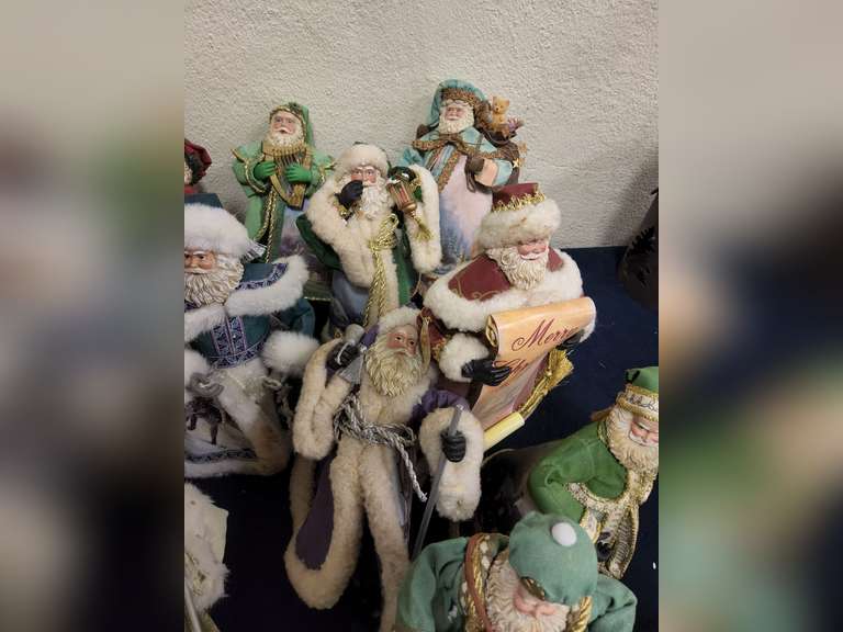 Group of decorative Thomas Kincade Santa dolls SEE PICS