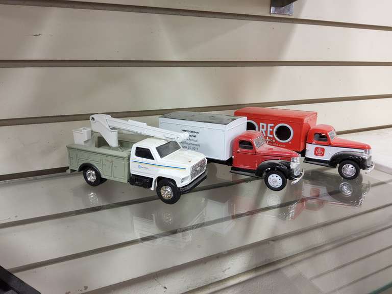 3 collectible coin banks SEE PICS