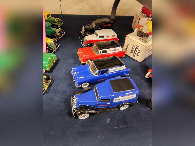 5 collectible coin banks SEE PICS