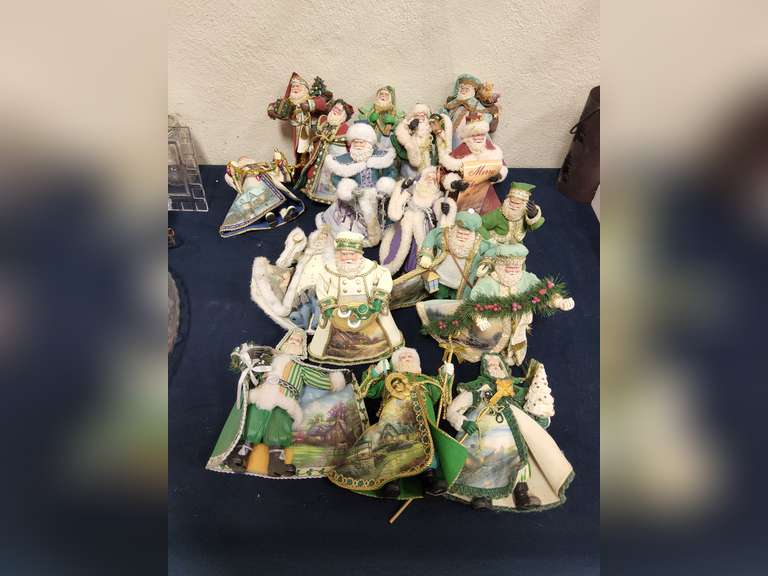 Group of decorative Thomas Kincade Santa dolls SEE PICS