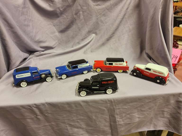 5 collectible coin banks SEE PICS